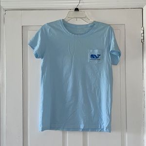 women’s medium Vineyard Vines t-shirt